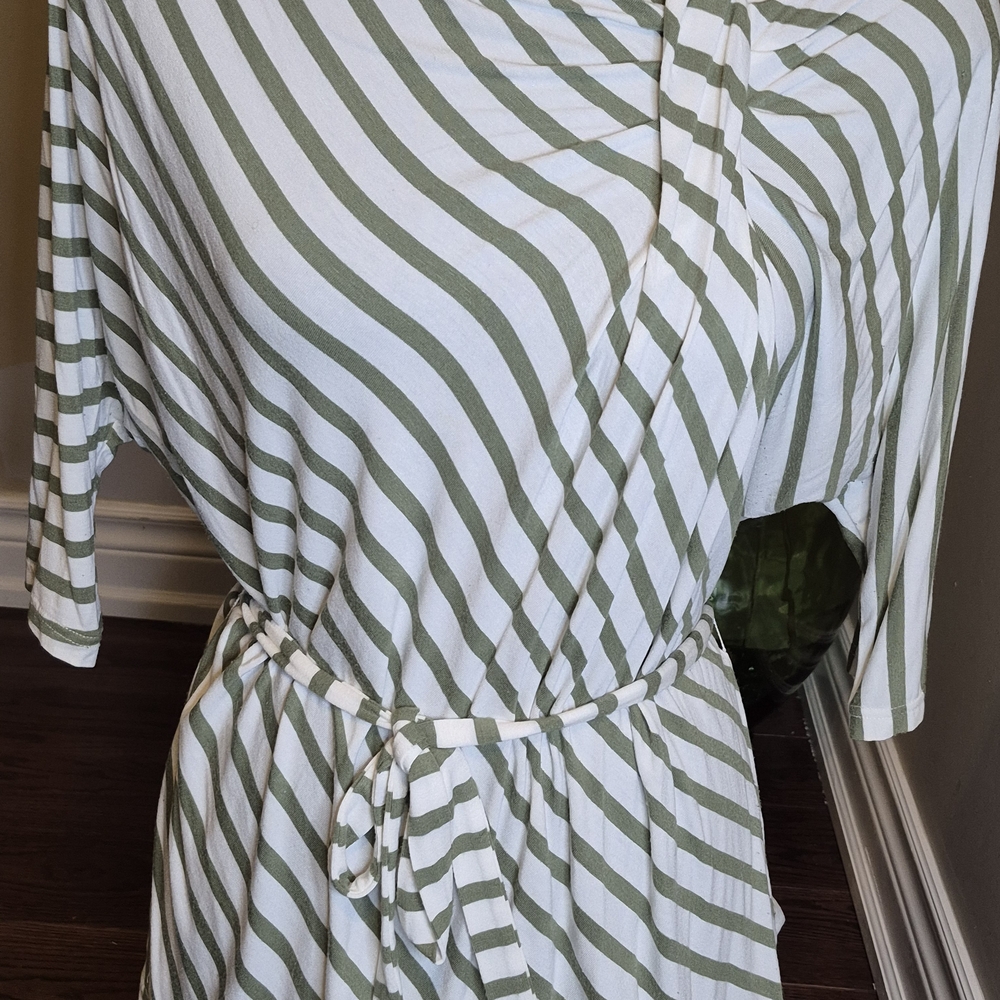 Linea Domani Green and White Top - Picture 6 of 8